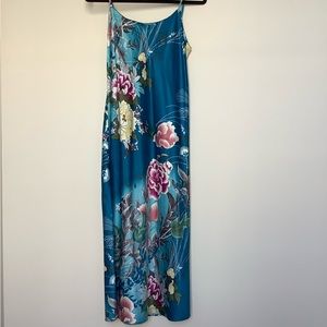 Natori blue/green floral pattern chemise.